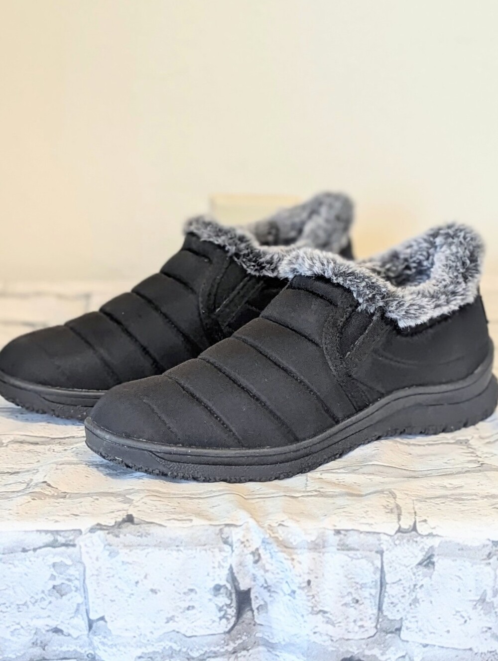 Minnetonka Timpson Tulsa Slip On Bootie
